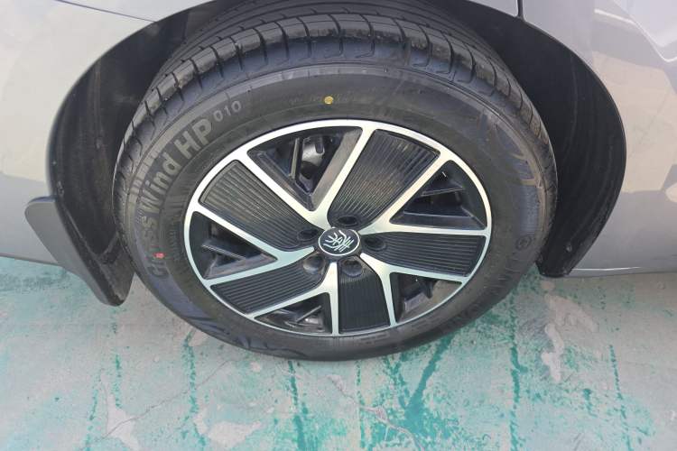 Used BYD Qin L 2024 DM-i 80KM Beyond Model Right Rear Wheel Hub