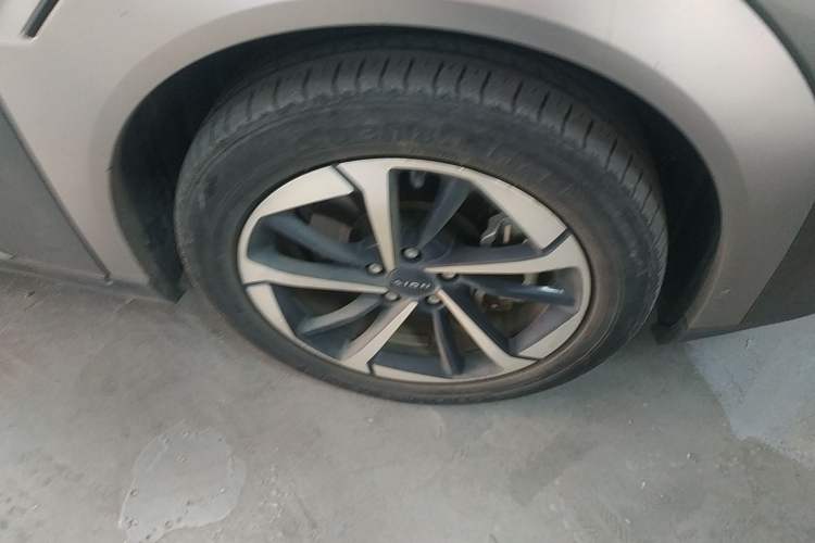 Used AION Y 2022 Plus 70 Smart Edition Right Front Wheel Hub