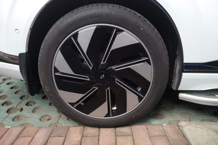 Used Dongfeng eπ eπ008 2024 210Max Range-Extended Version 6 Seats