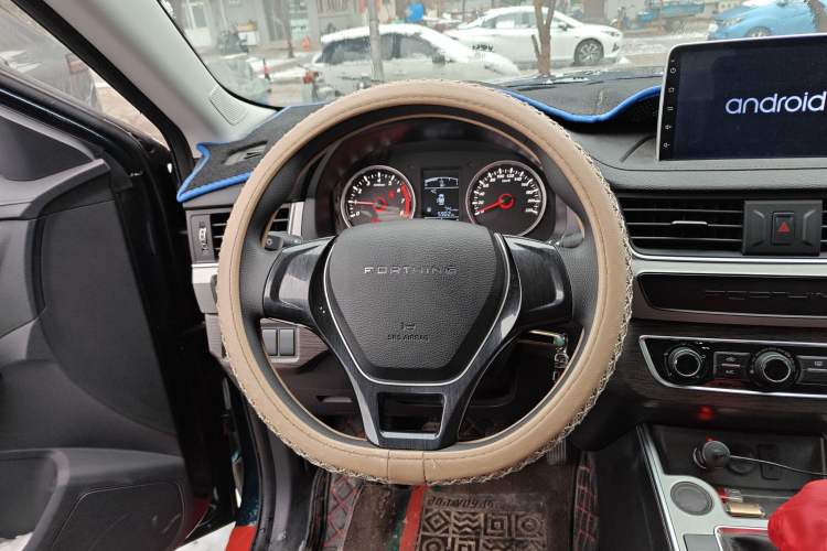 Used FORTHING T5 2023 Grand Edition 1.6L Manual Dream Version Five Seats
