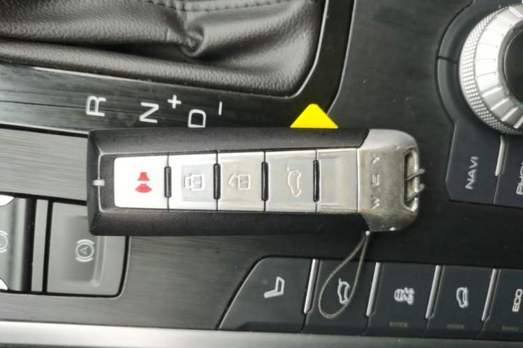 Used Wey VV7 2017 2.0T Flagship Model Interior 1