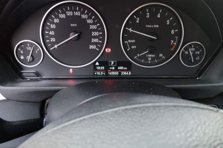 Used BMW 3 Series 2017 320Li xDrive Fashion Model Odometer Close Up