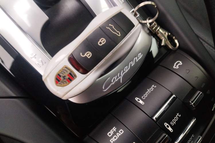 Used Porsche Cayenne 2016 Cayenne Platinum Edition 3.0T