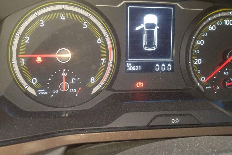 Used Volkswagen Tharu 2021 280TSI Two-Wheel-Drive Luxury Plus Edition Odometer Close Up