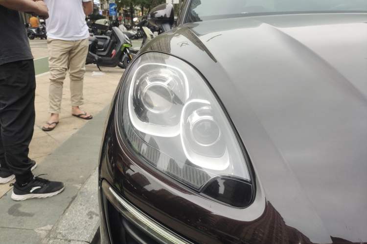 Used Porsche Macan 2017 Macan 2.0T Right Front Headlight