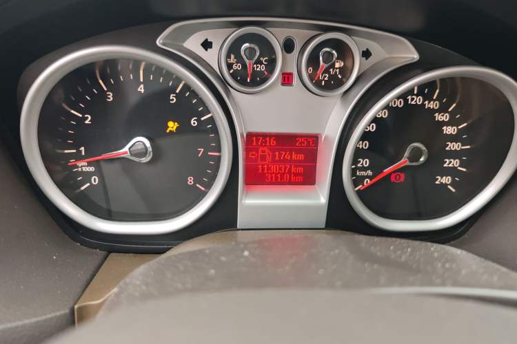 Used Ford Focus 2011 Sedan 1.8L Manual Comfort Model