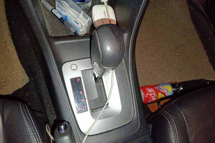 Used Subaru XV 2014 2.0i Luxury Edition Gear Lever