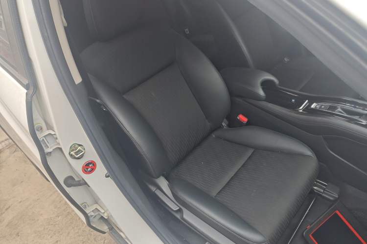 Used Honda Vezel 2020 1.5L CVT Pioneer Edition
