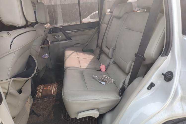 Used Mitsubishi Pajero 2019 V97 3.8L 5-Door GLS Sunroof Dual Differential – Middle East

