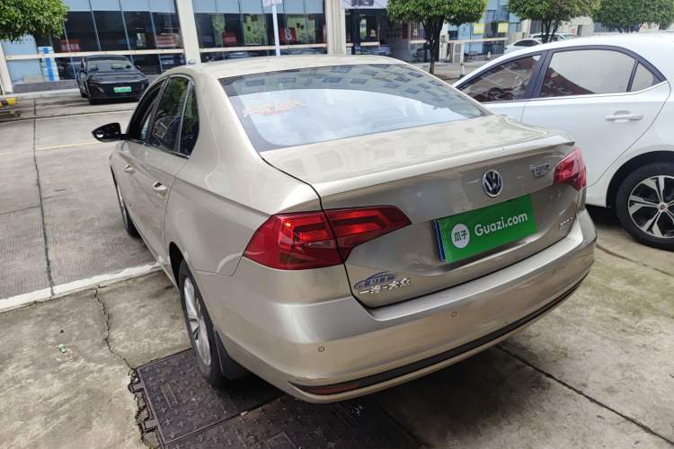 Used Volkswagen Bora 2016 1.6L Automatic Fashion Model Exterior 2