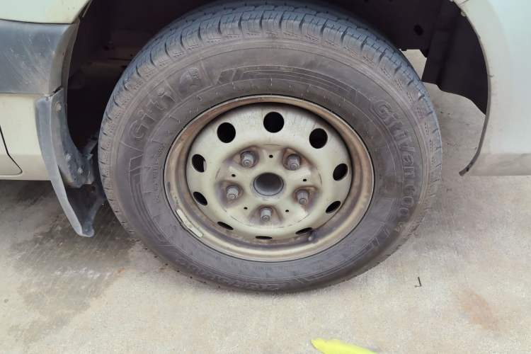 Used Foton Toano 2020 2.5T Manual Transmission Tongtu Long Wheelbase Mid-Roof 3-Seat 4J25TC3 Right Front Wheel Hub