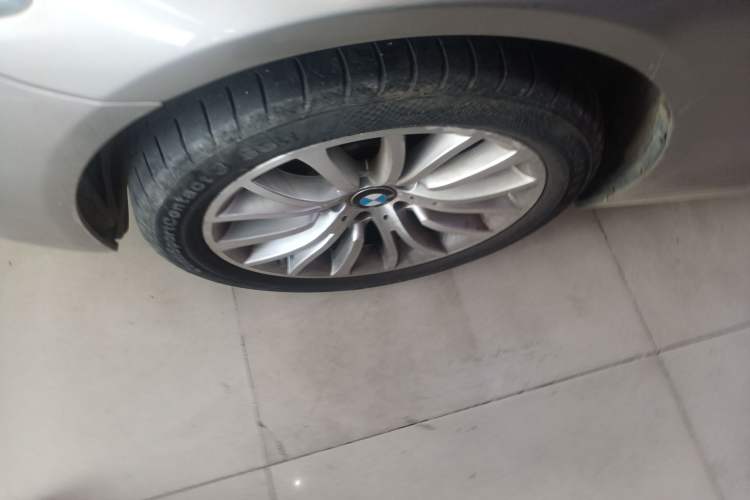 Used BMW 5 Series 2014 525Li Luxury Design Package Left Front Wheel Hub