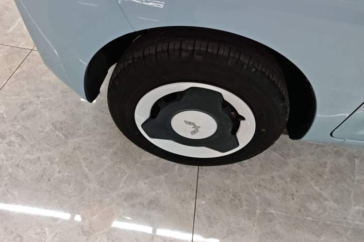 Used Wuling Hongguang MINIEV 2022 Zizai Version Lithium Iron Phosphate Exterior 4