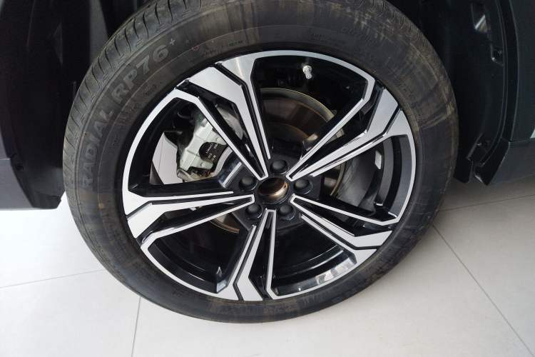 Used Geely Galaxy L7 2025 EM-i 115km Exploration+ Edition Right Rear Wheel Hub