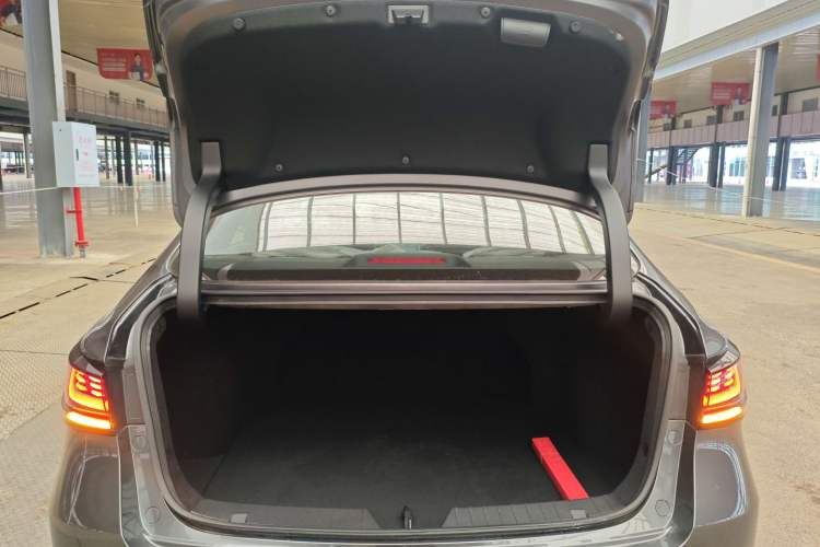 Used CHANGAN Ruicheng PLUS 2023 1.5T DCT Navigation Edition Trunk