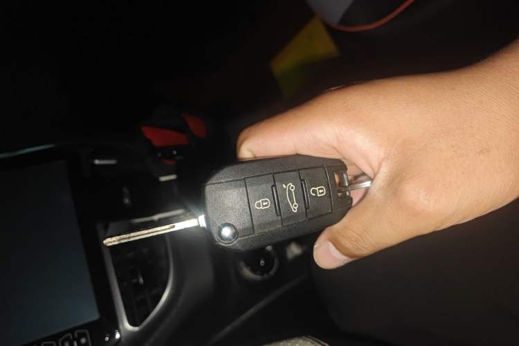 Used Peugeot 2008 2014 1.6L Manual Trend Edition Vehicle Key