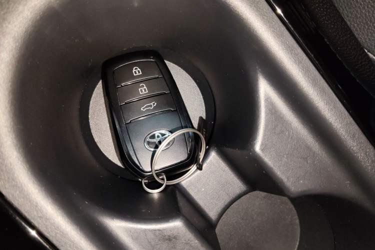 Used Toyota FRONTLANDER 2022 2.0L CVT Luxury PLUS Edition