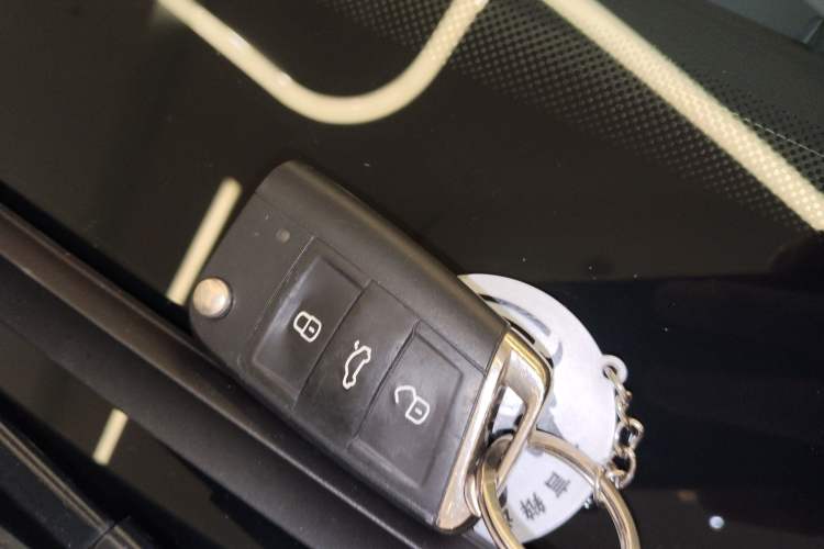 Used Volkswagen Tiguan L 2023 Restyled 330TSI Automatic Two-Wheel Drive R-Line Enhanced Comfort Version