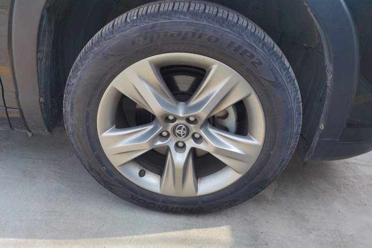 Used Toyota Highlander 2018 2.0T Four-Wheel Drive Luxury Version 7 Seats China VI Standard
