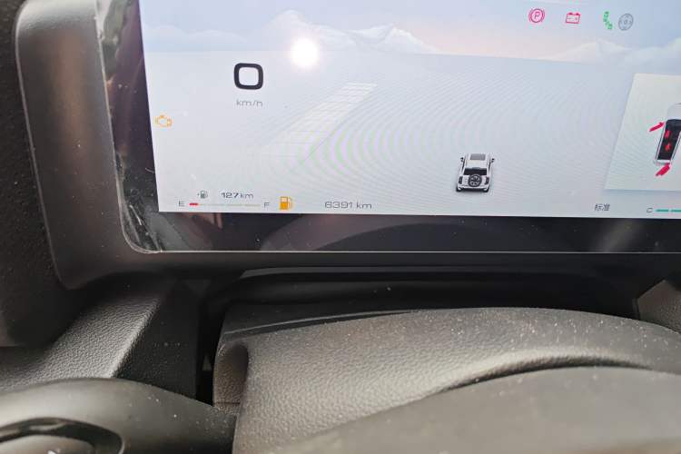 Used Haval H9 2025 Model 2.0T Gasoline Four-wheel-drive Warrior Edition Odometer Close Up