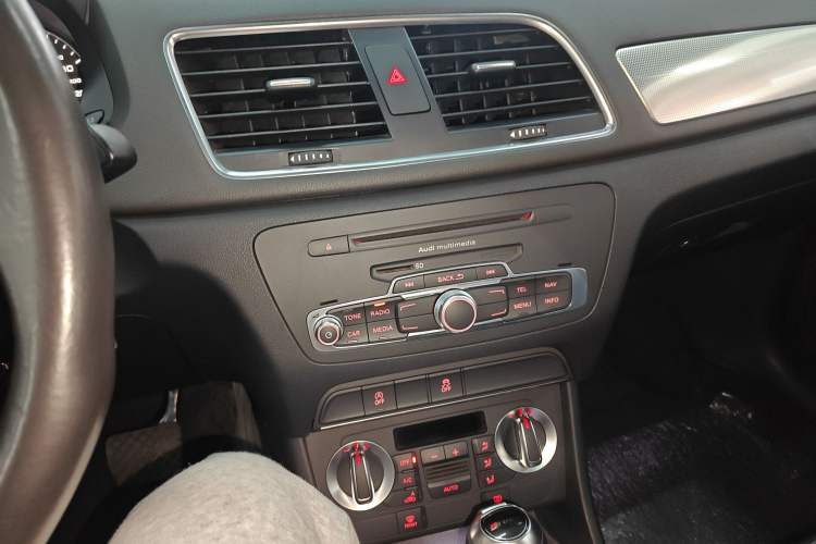 Used Audi Q3 2015 30 TFSI Comfort Model