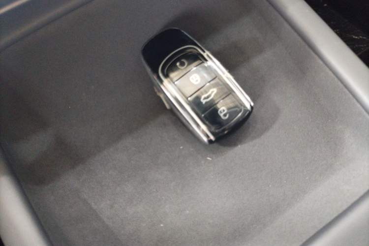 Used Chery Tiggo 7 C-DM 2025 1.5T 120KM Luxury Trim Vehicle Key