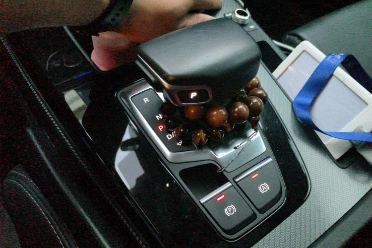 Used Audi Q5L 2022 Updated 40T Luxury Dynamic Edition Gear Lever