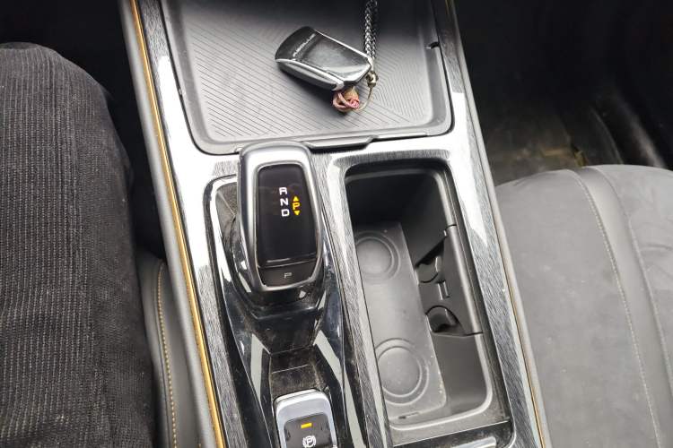 Used Dongfeng Aeolus Yixuan MAX 2021 1.5T Dark Night Holy Light Edition (Hybrid)