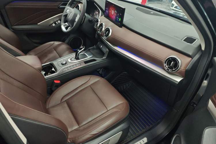 Used Wey VV6 2021 2.0T Two-Wheel Drive Smart Plus