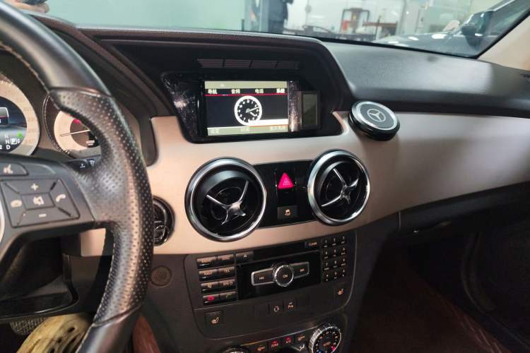 Used Mercedes-Benz GLK-Class 2013 GLK 300 4MATIC Dynamic Sunroof Model