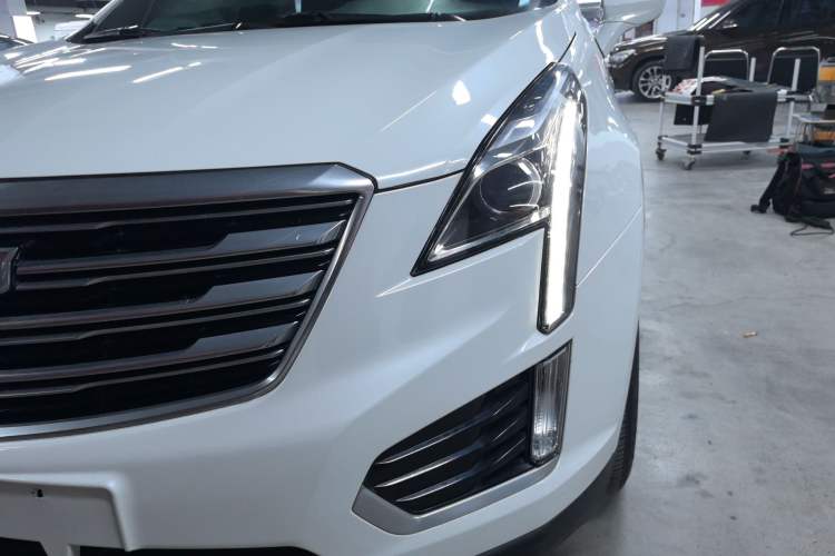 Used Cadillac XT5 2018 28E Four-Wheel Drive Tech Version