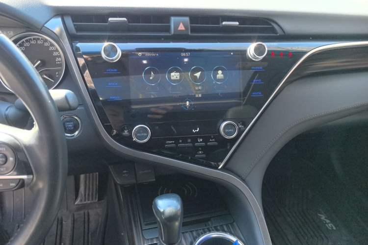 Used Toyota Camry 2019 Revised Version 2.0G Luxury Edition Audio And AC Panel