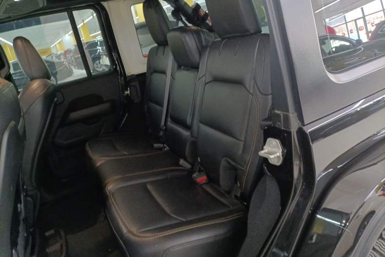 Used Jeep Wrangler 2024 2.0T Sahara Four-Door Edition
