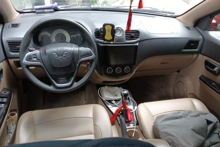 Used Wuling Hongguang 2013 1.5L S Luxury Model
