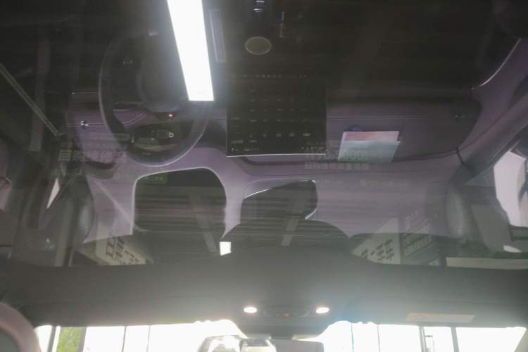 Used Xiaomi Auto SU7 2024 Four-Wheel Drive Ultra-Long Range Advanced Intelligent Driving Max Edition
