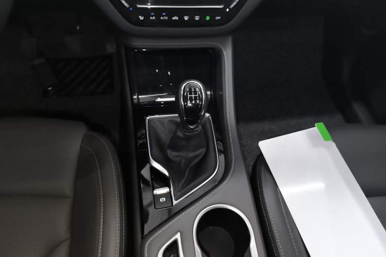 Used Changan CS35PLUS 2018 1.6L Manual Smart Connect Version China V Standard