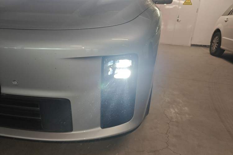 Used Li Auto i6 2025 Model Two-Wheel-Drive Standard Type Left Front Headlight