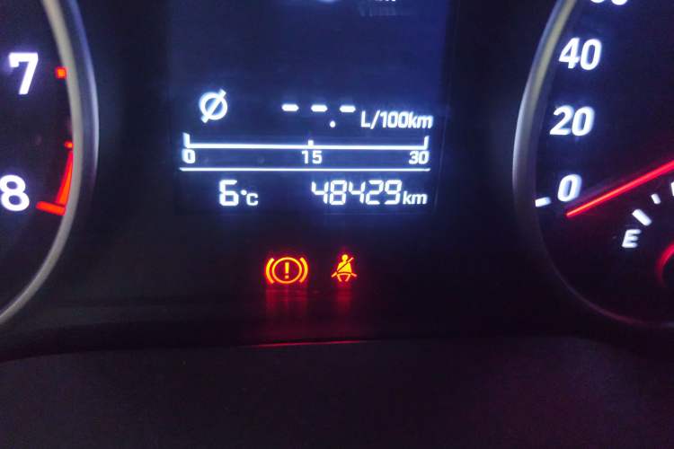 Used Hyundai Celesta 2018 1.6L Automatic GL Enjoyment Edition China VI compliant Odometer Close Up