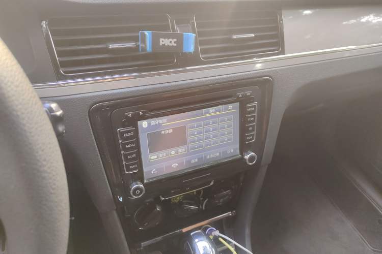 Used Volkswagen Bora 2013 1.6L Automatic Fashion Model Audio And AC Panel