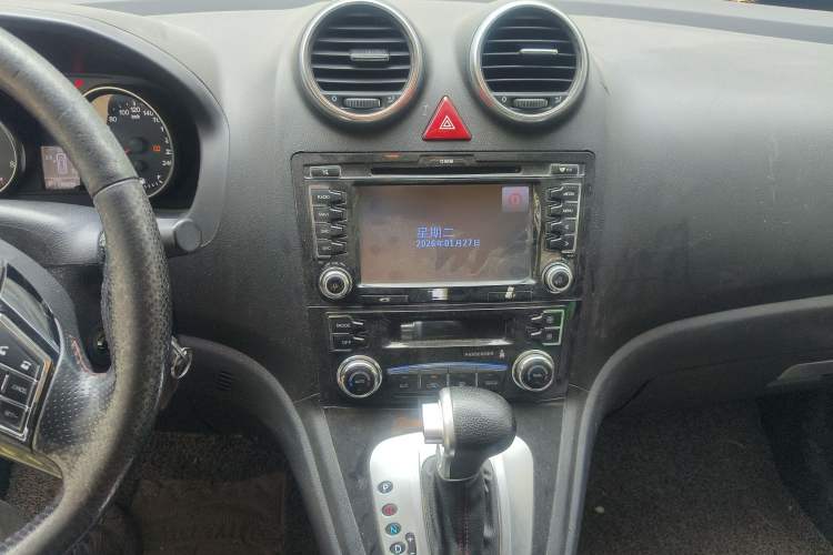 Used Haval H6 2013 Upgraded Model 2.4L Automatic Two-Wheel Drive Elite Version
