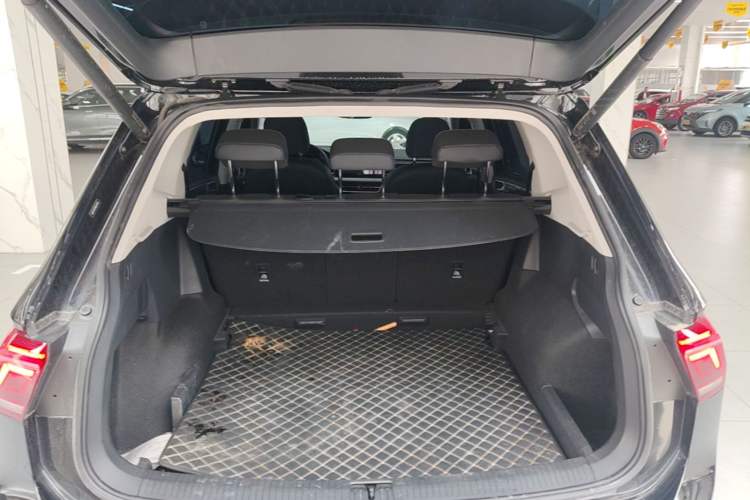 Used Volkswagen Tiguan L 2024 330TSI Automatic Two-Wheel Drive R-Line Enhanced Edition