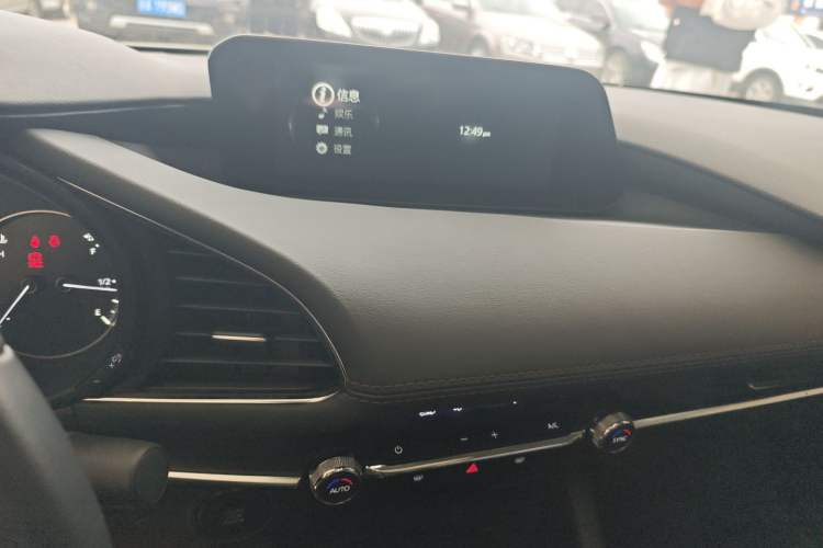 Used Mazda 3 Axela 2023 2.0L Automatic Zhiyao Edition Audio And AC Panel