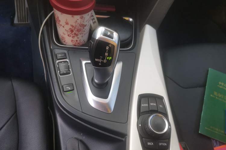 Used BMW 3 Series 2015 320i Luxury Line Stylish Edition