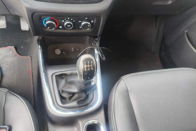 Used Jinbei Gold Hiace 2021 1.5L Passenger Van Travel Lion 6-Seater Gear Lever