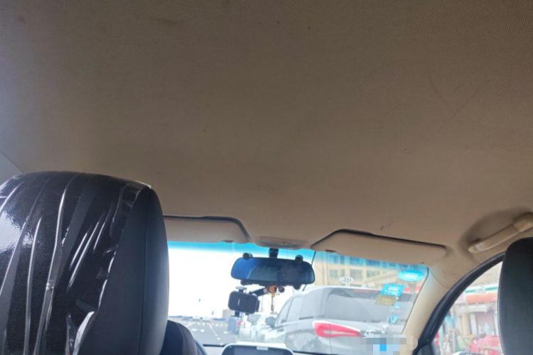 Used Baojun 310W 2017 1.5L Manual Fashion Model China V Headliner