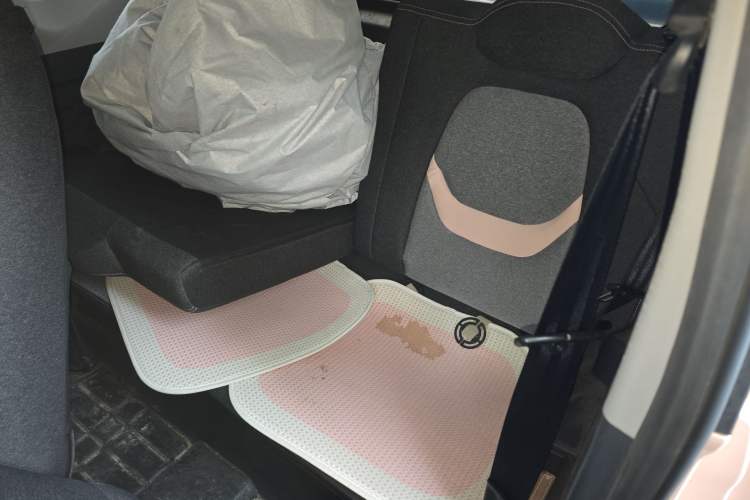 Used Chery QQ Ice Cream 2022 170km Sundae Phosphate Lithium-Ion