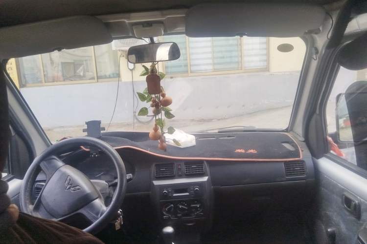 Used Wuling Rongguang Small Truck 2021 1.5L Base Version Double-Cab L3C Center Console