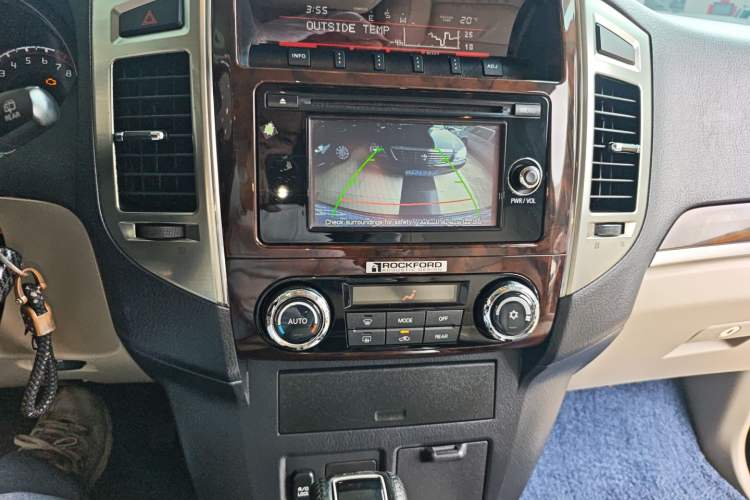 Used Mitsubishi Pajero (Parallel Import) 2019 V97 3.8L 5-Door GLS Middle East Edition