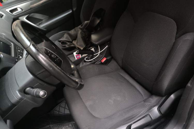 Used DS 5LS 2014 1.8L automatic Comfort version VTi140
