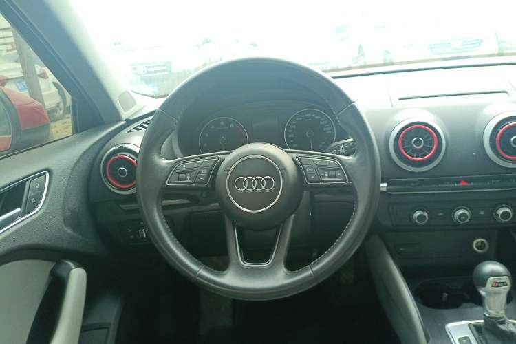 Used Audi A3 2018 30th Anniversary Edition Sportback 35 TFSI Fashion Model Steering Wheel